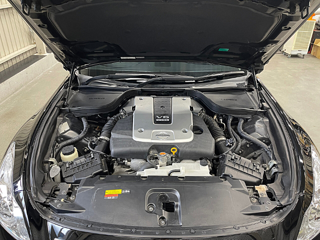 VQ37VHR 3700cc V6 engine.
