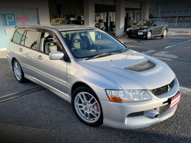Front exterior of LANCER EVOLUTION WAGON GT-A.