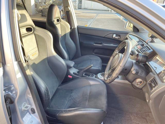 Seats of LANCER EVOLUTION WAGON GT-A.