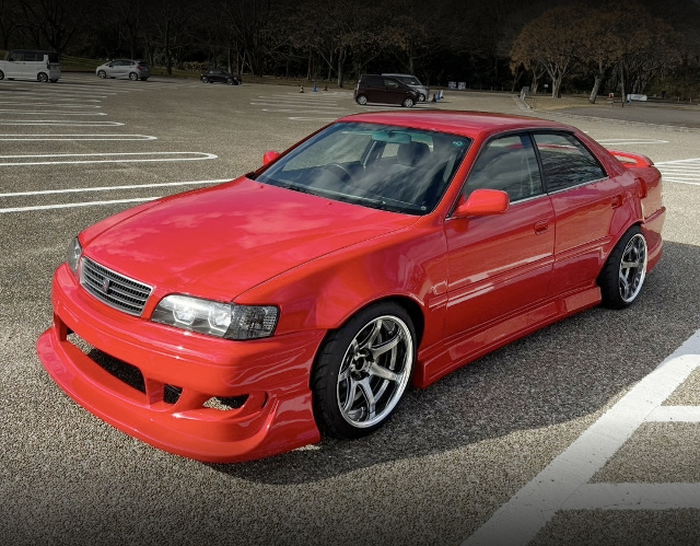 Front exterior of WIDEBODY GX100 TOYOTA CHASER.