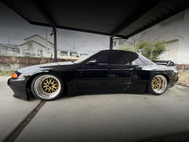 Side exterior of PANDEM WIDEBODY HCR32 SKYLINE 2-DOOR.