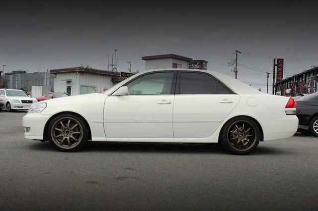 Left-Side exterior of JZX110 MARK II iR-V.