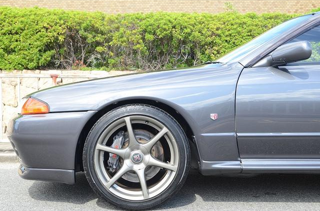 Front Rim of R32 SKYLINE GT-R.