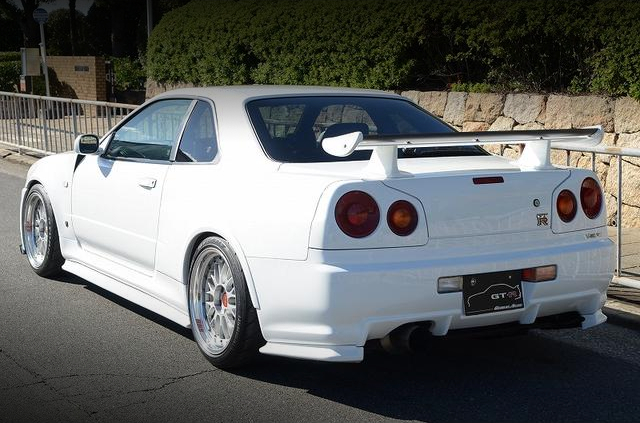 Rear exterior of 580PS R34 SKYLINE GT-R V-SPEC.