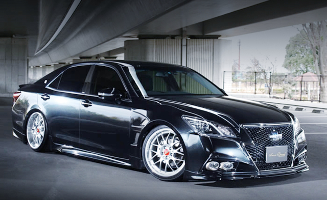 SENSE BRAND DEMO CAR AWS210 CROWN HYBRID ATHLETE S BLACK STYLE.