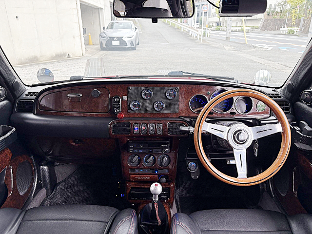 Interior of HK11 TOMMYKAIRA M13.