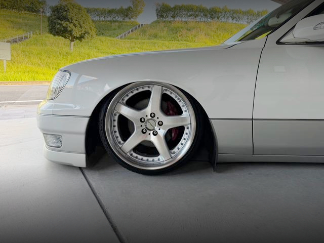 Front Rim of JDM VIP Custom UCF20 CELSIOR B-SPEC eR VERSION.