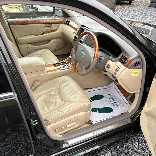 Interior of UCF30 CELSIOR B-SPEC eR VERSION.