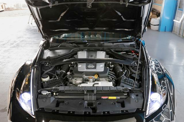 VQ37VHR 3700cc V6 engine.