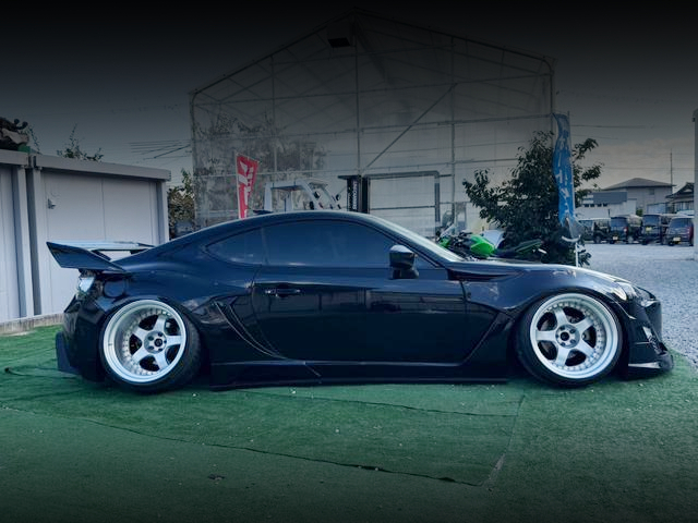 Right-Side exterior of WIDEBODY ZN6 TOYOTA 86G.